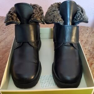 Black Leather Boots with Fur Lining